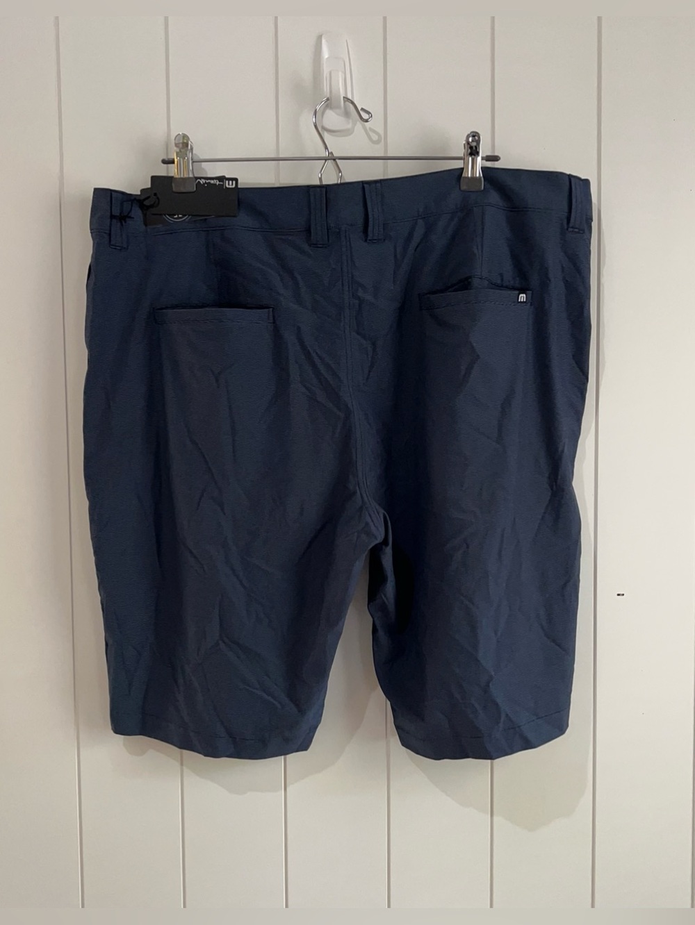 Travis Mathew  NWT Golf Shorts  Moisture wicking stretchy size 40 Blue Black
